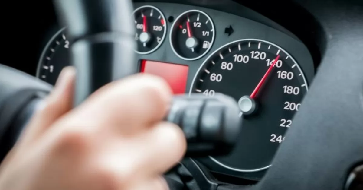 Hız Sınırı Olduğu Halde Neden Araçlar Yüksek Hız Yapabilecek Motorlara Sahip?
